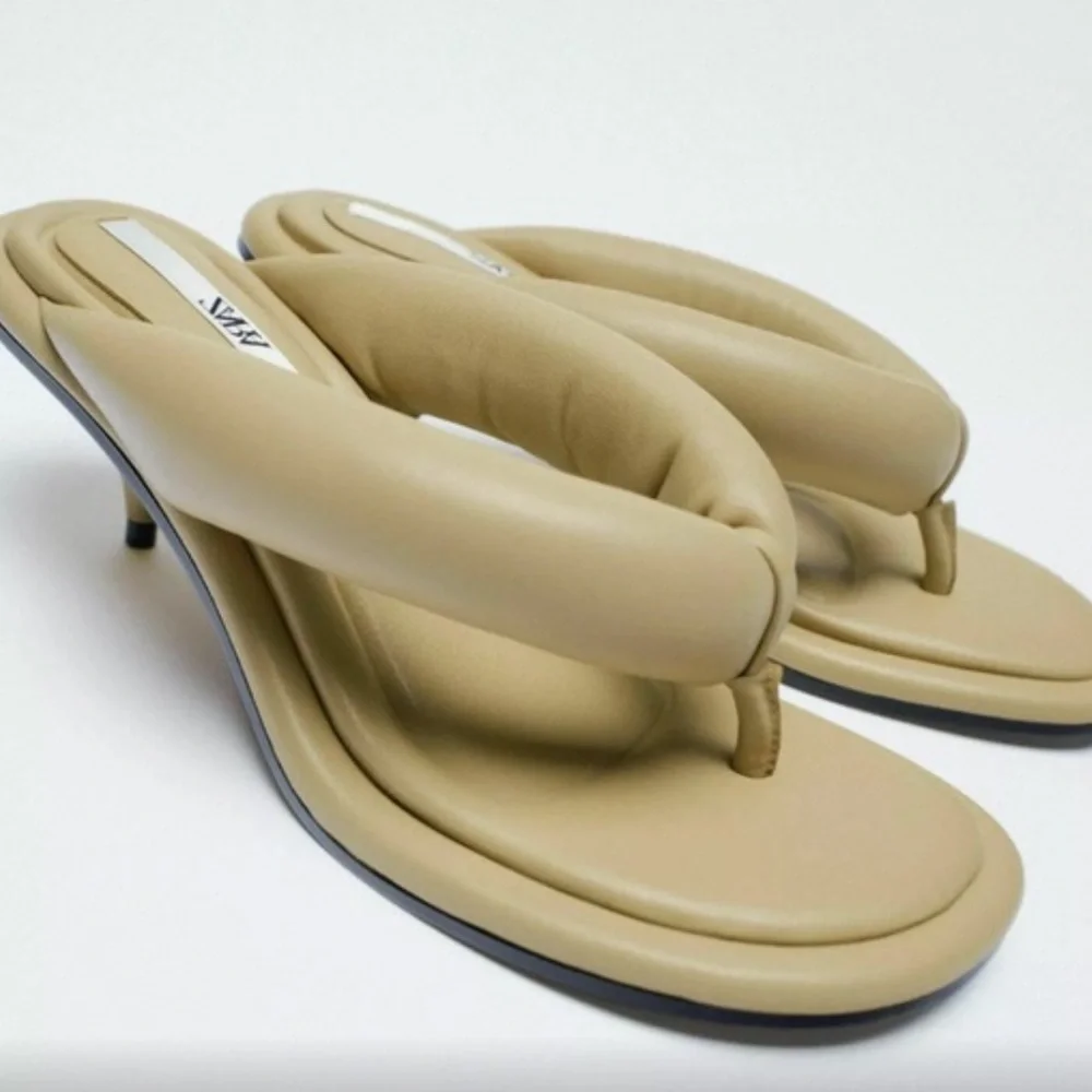 NEW ZARA HEELED QUILTED Puffy Pillow SANDALS Size 40 Women's Cream - Picture 1 of 2